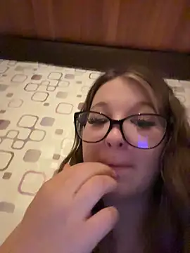 SweetTeenGirl online show from 11-11-25, 08:42