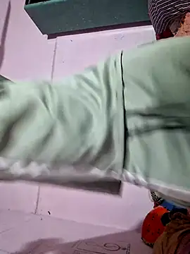 Cuteboy here online show from 10-17-25, 03:10