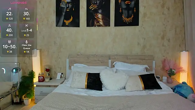 ParissHiltonX online show from 10-28-25, 05:00