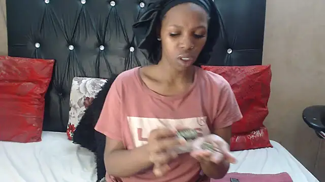 GoldSnowXxX online show from 10-08-25, 10:51