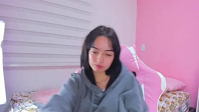 alexaa fox online show from 12-19-25, 05:03