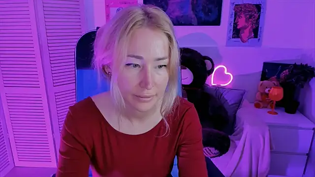 Snapshot of AstraMonroe chatting on 09-15-25, 04:56 AstraMonroe online show from 09-15-25, 04:56