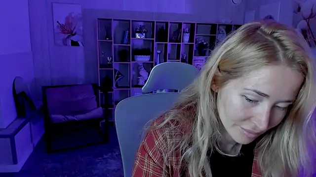 Snapshot of AstraMonroe chatting on 09-21-25, 10:39 AstraMonroe online show from 09-21-25, 10:39