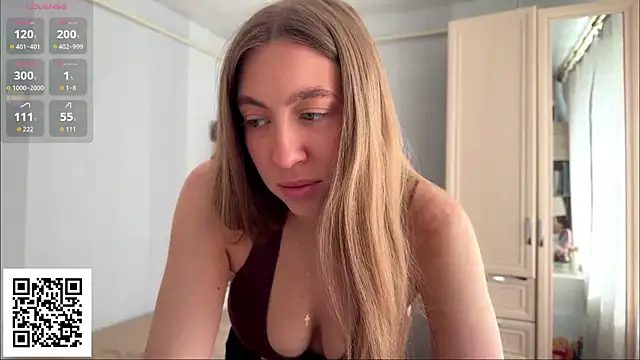 AnnieBellie online show from 05-18-26, 01:35