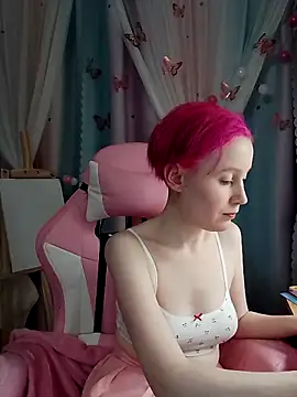 Fuzzy Unicorn online show from 11-17-25, 07:08