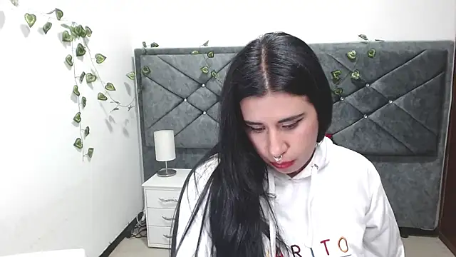 Julieta curvy69 online show from 01-05-26, 05:27