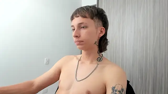 Snapshot of spacehumanz chatting on 02-19-26, 09:44 spacehumanz online show from 02-19-26, 09:44