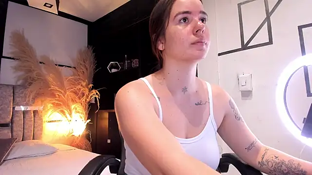 AlliceLover online show from 07-17-26, 02:56