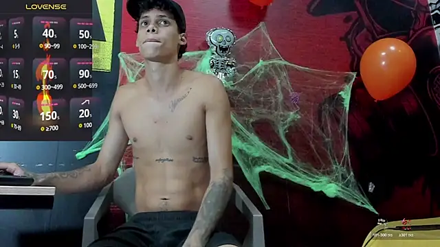 Snapshot of Ian1_ chatting on 11-02-25, 01:35 Ian1 online show from 11-02-25, 01:35