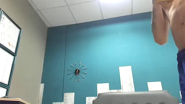 Snapshot of Ian1_ chatting on 11-30-25, 04:38 Ian1 online show from 11-30-25, 04:38