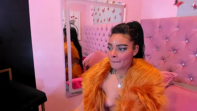 EmmaEbony  online show from 10-31-25, 10:27