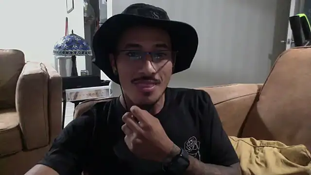 Snapshot of tanjir020 chatting on 11-11-25, 09:31 tanjir020 online show from 11-11-25, 09:31