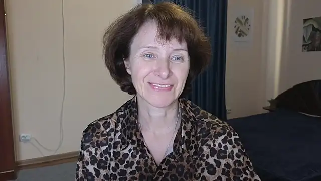 Lia Tito online show from 11-15-25, 05:38