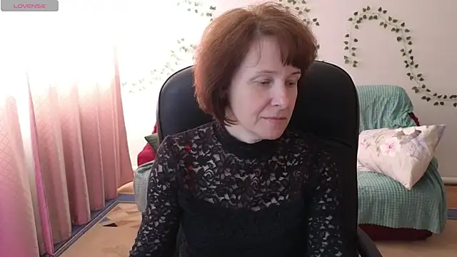 Snapshot of Lia_Tito chatting on 05-06-26, 06:52 Lia Tito online show from 05-06-26, 06:52