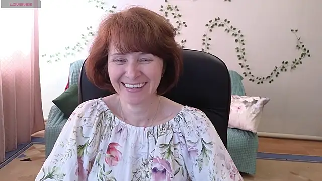 Snapshot of Lia_Tito chatting on 06-04-26, 06:08 Lia Tito online show from 06-04-26, 06:08