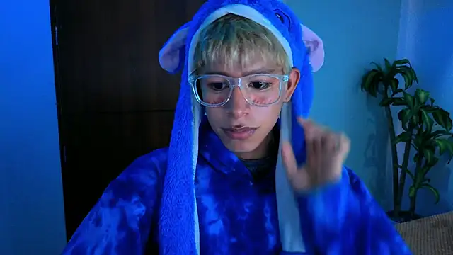 taichi bluy online show from 11-24-25, 08:08