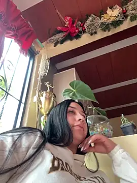 Snapshot of BELLAALEJA chatting on 12-15-25, 07:29 BELLAALEJA online show from 12-15-25, 07:29