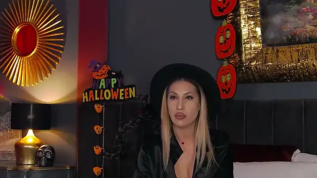 VickiSpice online show from 10-31-25, 07:59