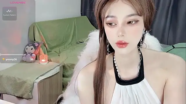 Snapshot of yinyinzi5 chatting on 05-17-26, 10:17 yinyinzi5 online show from 05-17-26, 10:17
