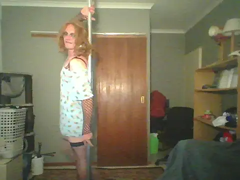 Snapshot of untamedredsnake chatting on 03-23-26, 10:03 untamedredsnake online show from 03-23-26, 10:03