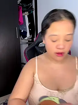 Meipink online show from 10-21-25, 03:57