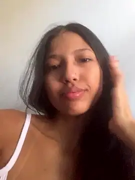 Snapshot of Auroragravidinha chatting on 01-08-26, 01:35 Auroragravidinha online show from 01-08-26, 01:35