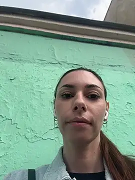 Snapshot of Amelie_Crosby chatting on 06-04-26, 01:06 Amelie Crosby online show from 06-04-26, 01:06