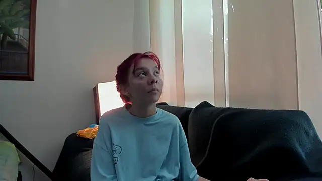 Snapshot of CleoWhite chatting on 10-29-25, 07:04 CleoWhite online show from 10-29-25, 07:04