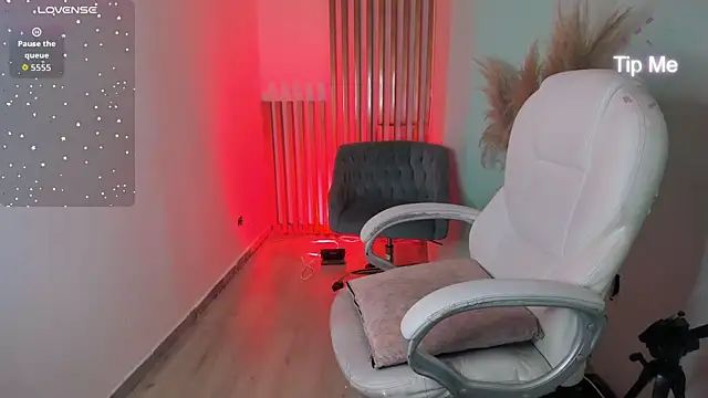 Snapshot of CleoWhite chatting on 11-06-25, 05:41 CleoWhite online show from 11-06-25, 05:41