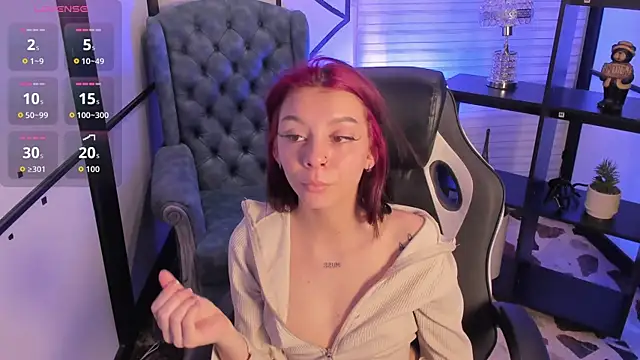 Snapshot of CleoWhite chatting on 11-17-25, 10:15 CleoWhite online show from 11-17-25, 10:15