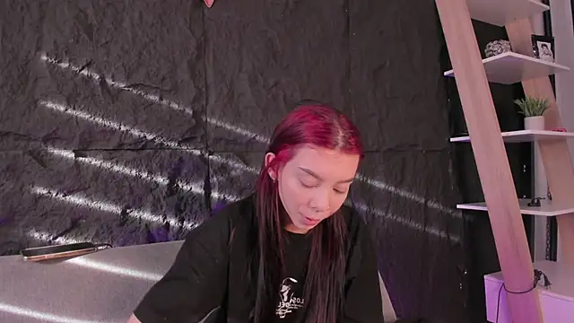 Snapshot of CleoWhite chatting on 11-19-25, 09:26 CleoWhite online show from 11-19-25, 09:26