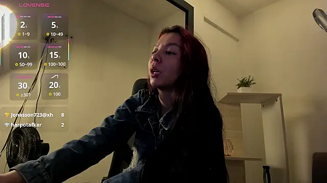 Snapshot of CleoWhite chatting on 01-08-26, 09:17 CleoWhite online show from 01-08-26, 09:17