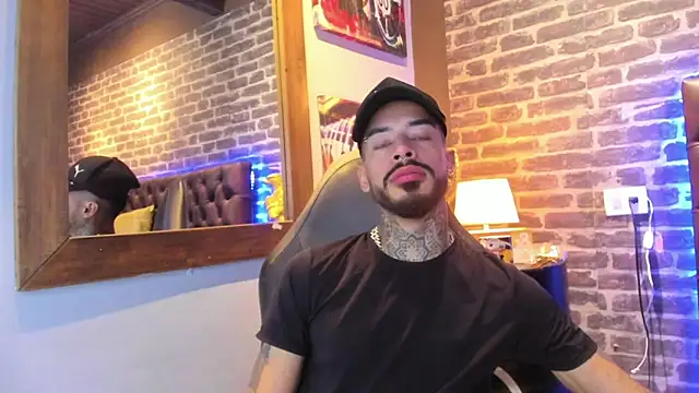 VinzenzRizzo online show from 09-10-25, 04:34