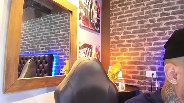 VinzenzRizzo online show from 09-28-25, 04:29