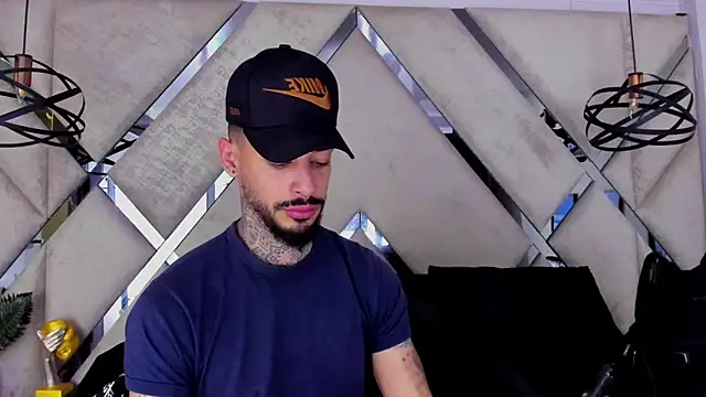 VinzenzRizzo online show from 11-21-25, 05:06