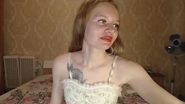 Snapshot of Kitkaat00 chatting on 07-25-26, 06:16 Kitkaat00 online show from 07-25-26, 06:16