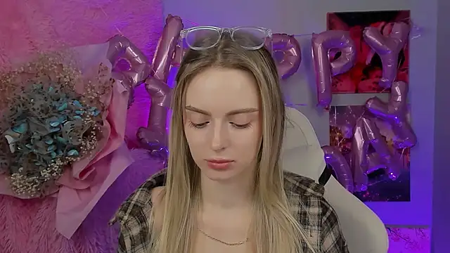 JuliaBrewwer online show from 09-11-25, 05:40