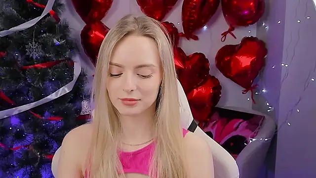 Snapshot of JuliaBrewwer chatting on 02-16-26, 02:57 JuliaBrewwer online show from 02-16-26, 02:57