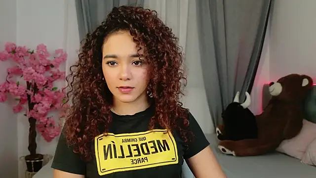 Snapshot of Taylor_Tina chatting on 10-13-25, 05:29 Taylor Tina online show from 10-13-25, 05:29