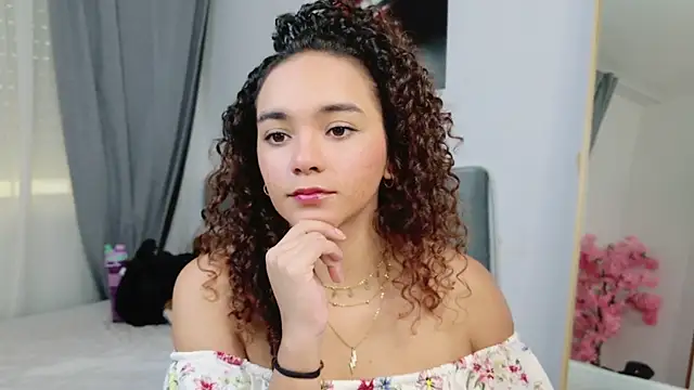 Snapshot of Taylor_Tina chatting on 10-19-25, 12:17 Taylor Tina online show from 10-19-25, 12:17