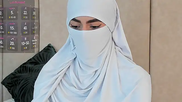  Zahiira  online show from 11-18-25, 12:09