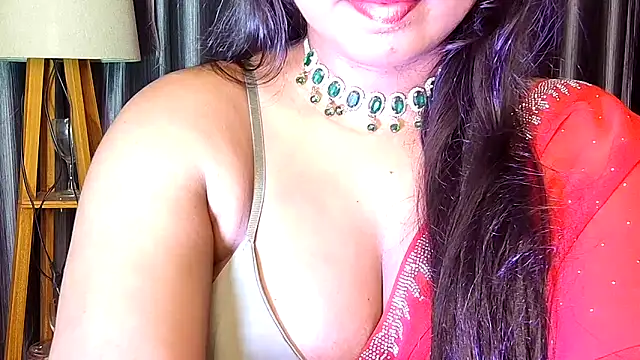 Snapshot of Webrowncouple chatting on 03-17-26, 05:27 Webrowncouple online show from 03-17-26, 05:27