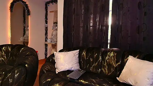 Sophie Janner online show from 11-13-25, 09:14