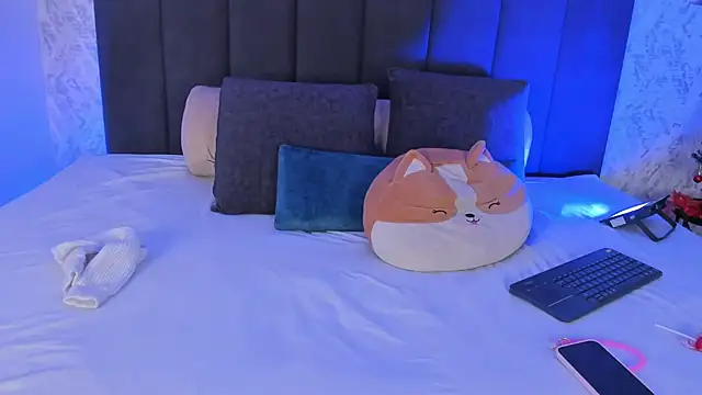 dana hazze online show from 12-17-25, 09:21