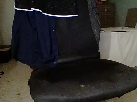 Snapshot of KalendaXL chatting on 09-09-25, 12:43 KalendaXL online show from 09-09-25, 12:43