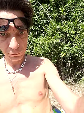 Snapshot of KalendaXL chatting on 10-13-25, 12:49 KalendaXL online show from 10-13-25, 12:49