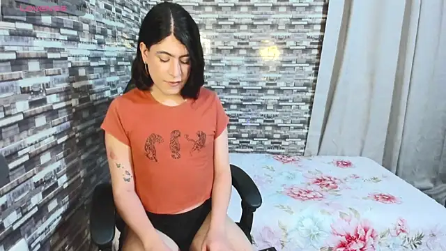 Snapshot of xxxEmmaxx chatting on 05-04-26, 04:19 xxxEmmaxx online show from 05-04-26, 04:19