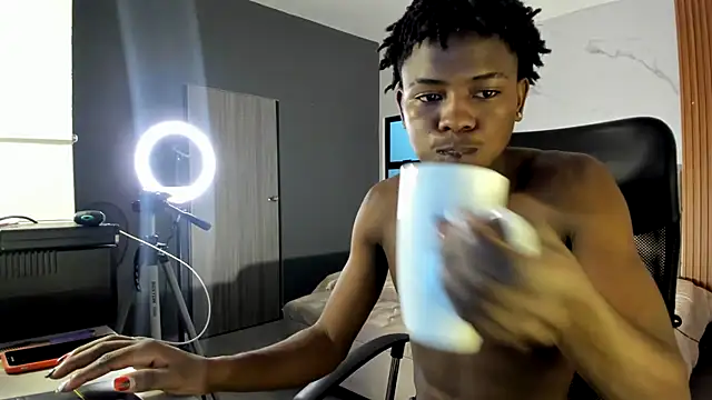 Johan barreto online show from 10-22-25, 02:12