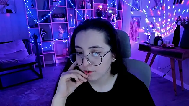 VirtuallVoyant online show from 09-11-25, 02:17