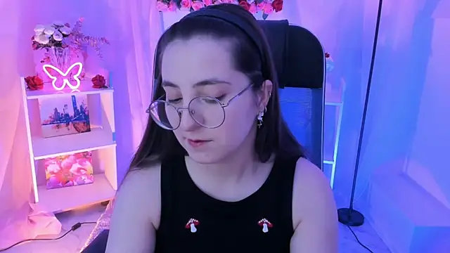 VirtuallVoyant online show from 10-21-25, 04:46